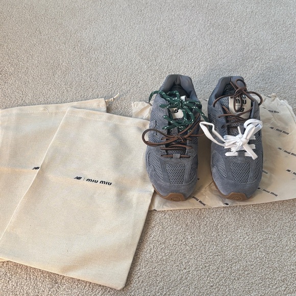 Miu Miu Gray Sneakers with Green and White Laces - Picture 4 of 9